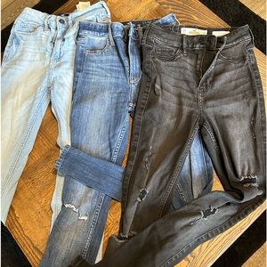 3pairs of Hollister jeans size 0